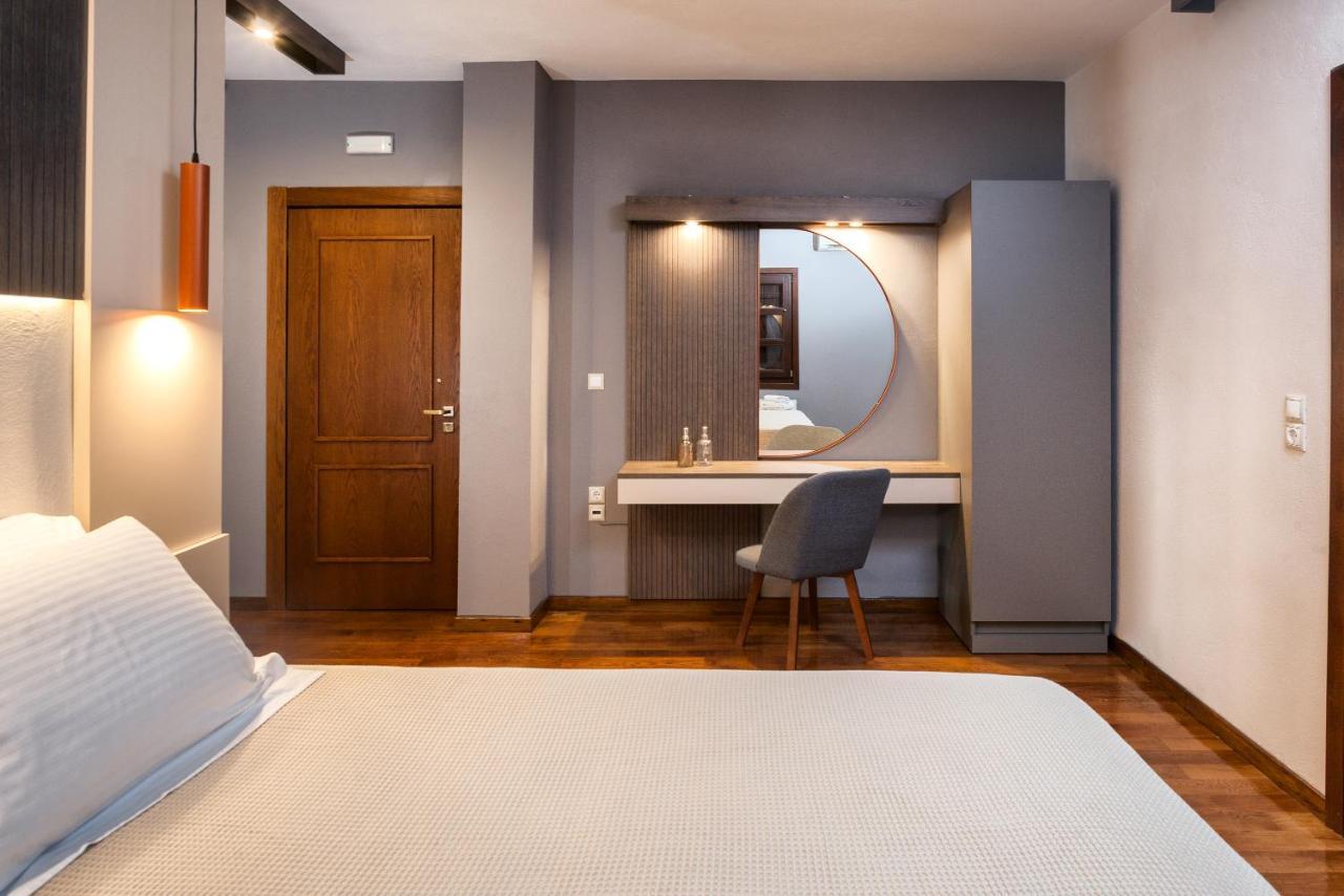 Erofili Hotel & Suites Portaria  Bagian luar foto