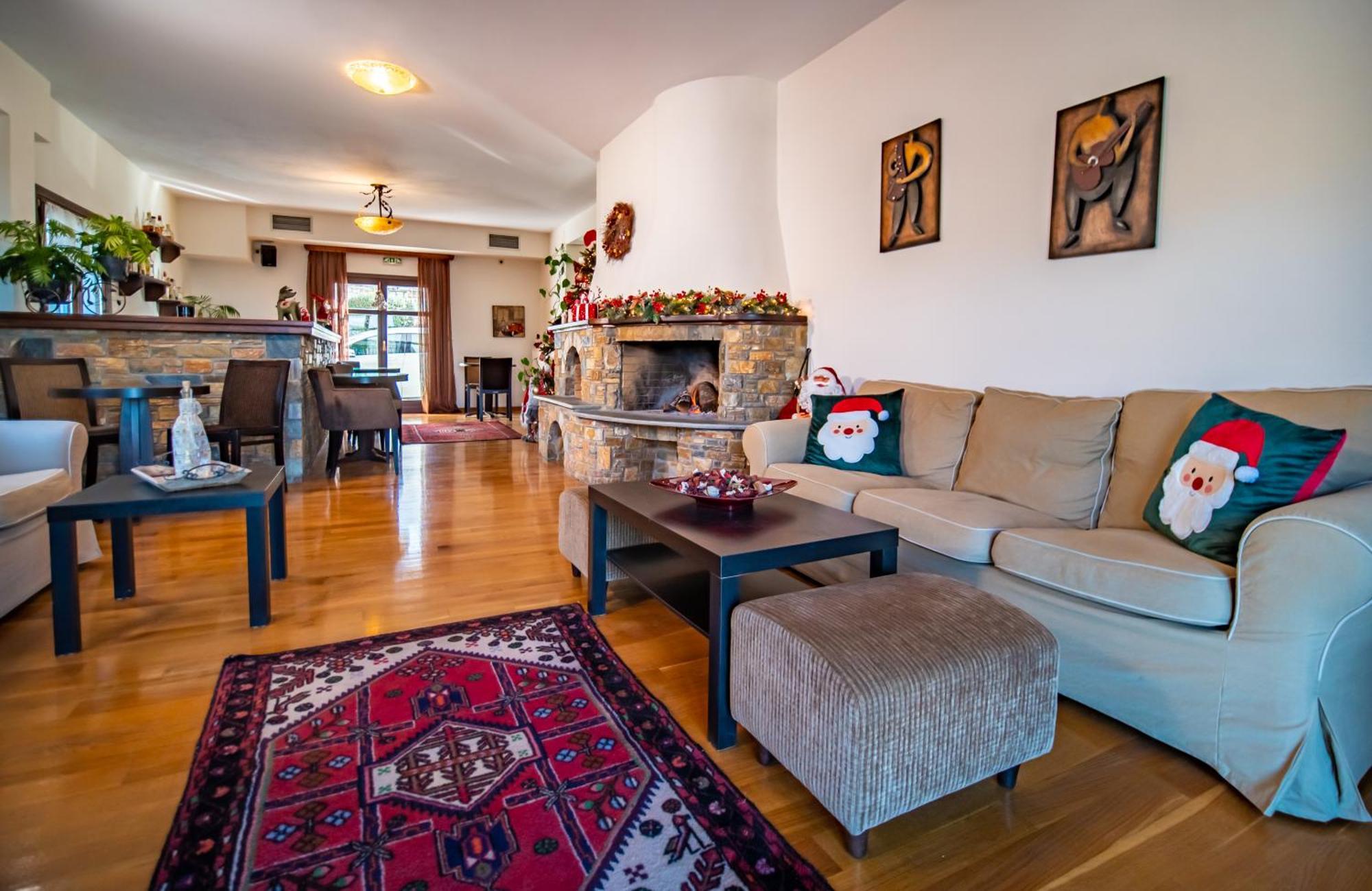 Erofili Hotel & Suites Portaria  Bagian luar foto