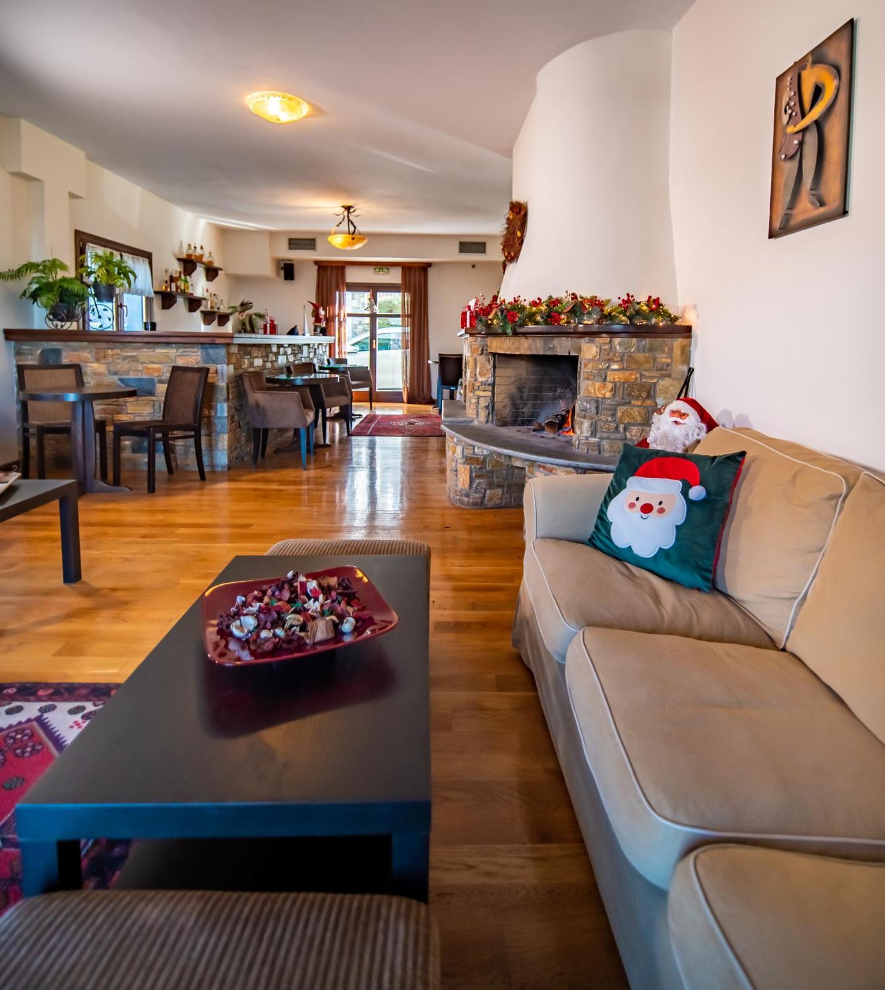 Erofili Hotel & Suites Portaria  Bagian luar foto