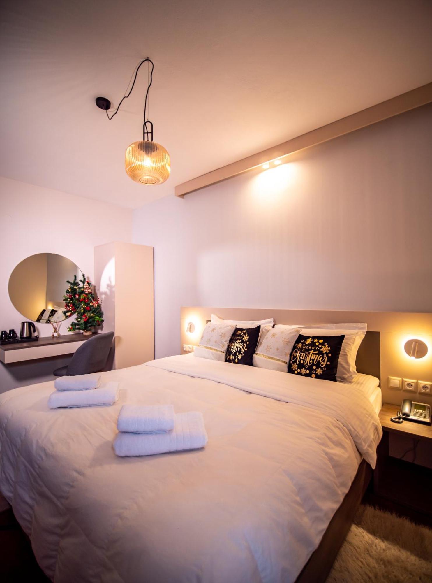 Erofili Hotel & Suites Portaria  Bagian luar foto