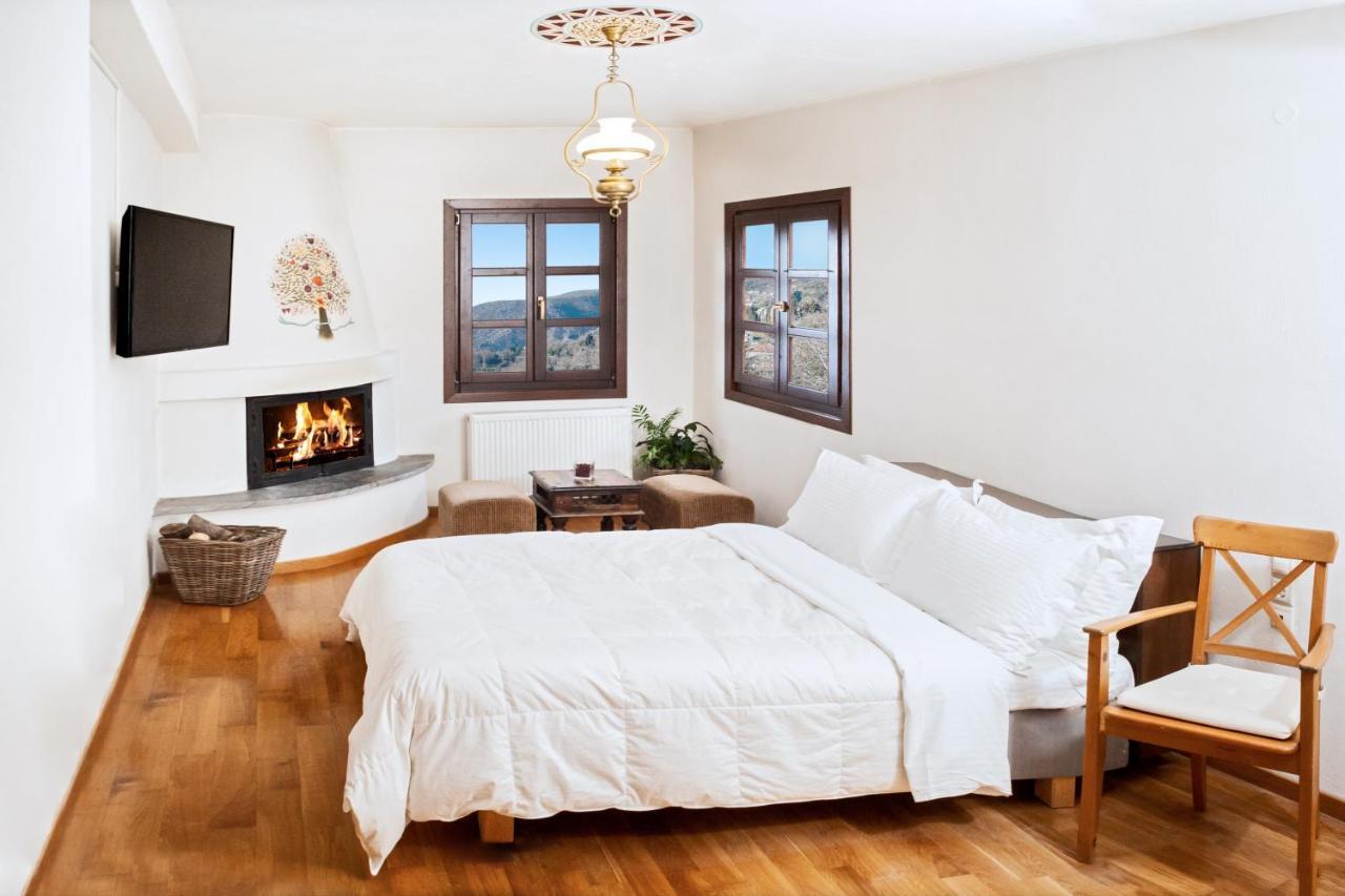 Erofili Hotel & Suites Portaria  Bagian luar foto